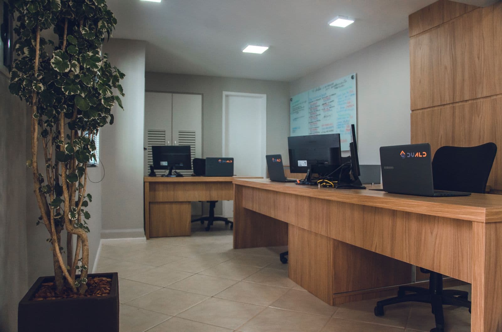 Consultórios e espaços comerciais — projeto Galchin 2
